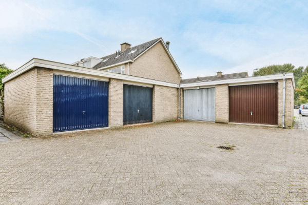 garages doors